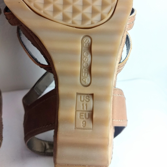 Aerosoles 'Cottontail' Tan Flower Embellished Faux Suede Covered Wedge Sandals - Picture 9 of 11